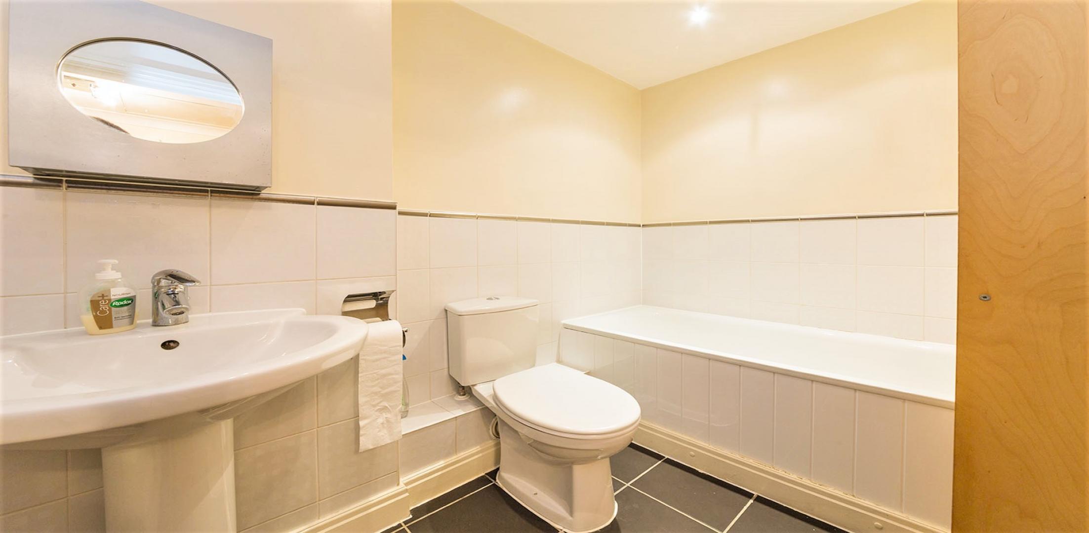 Modern and Central Apartment Embassy House, West End Lane, West Hampstead